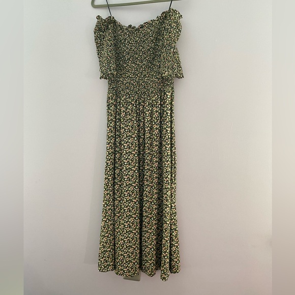 Dress Forum | Smocked Bodice Floral Midi Dress - Picture 13 of 13